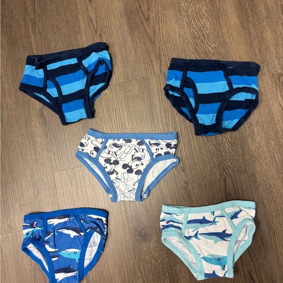 GAP 2T-3t Disney, Striped, Shark, Dino & Firetruck Tng Underwear. Exclt cdtn. - Picture 3 of 14